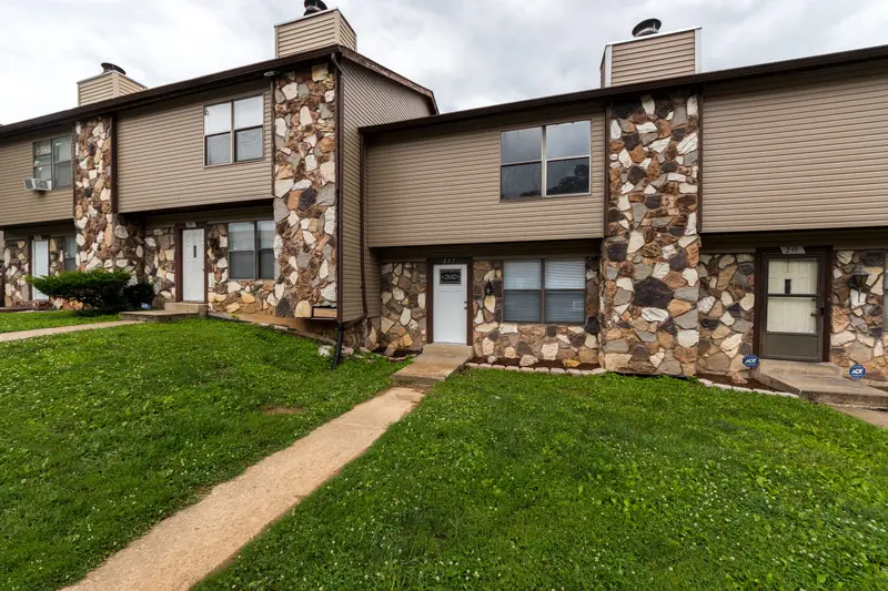 Nortport Hills Condos, Florissant