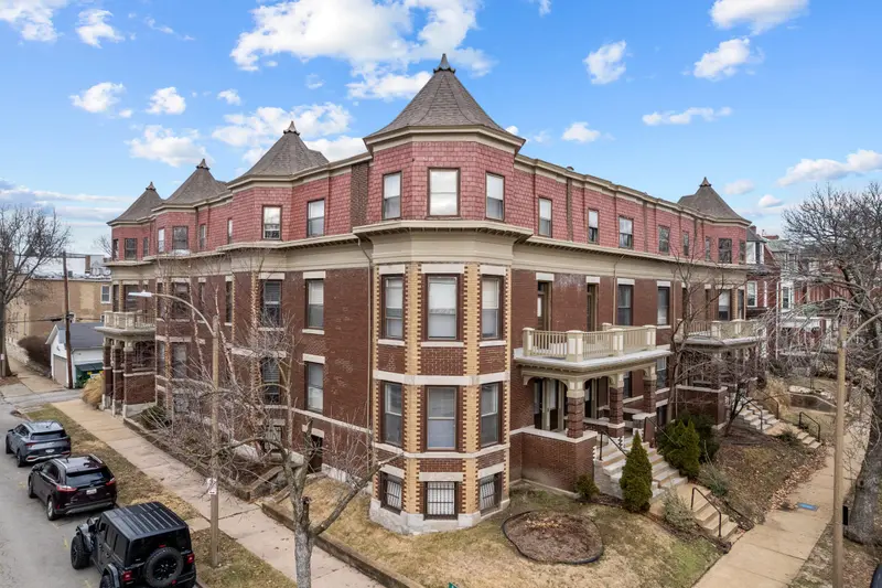 3453 Crittenden St, St. Louis